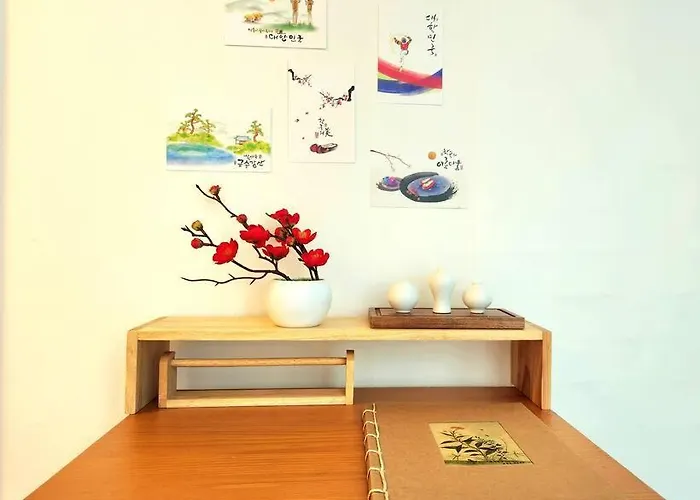Byulbam - 5mins To Hyochang Park Station Apartment