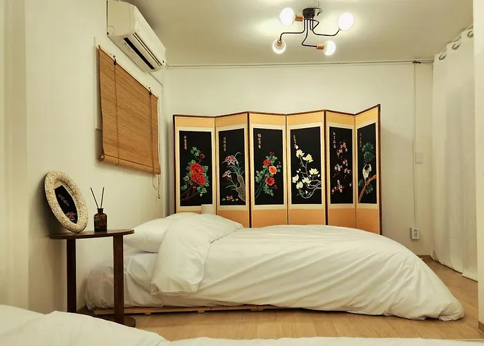 Byulbam - 5mins To Hyochang Park Station Apartment *